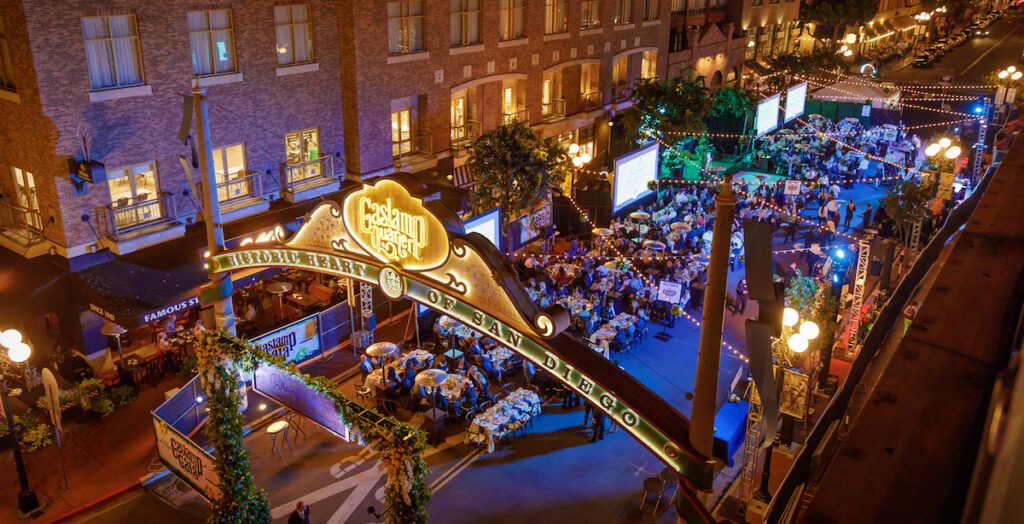 Gaslamp At Night Image