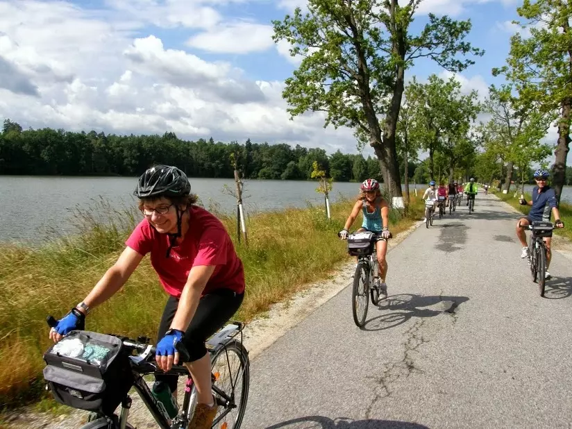 Cycling Tour Around Indiana Lakes image