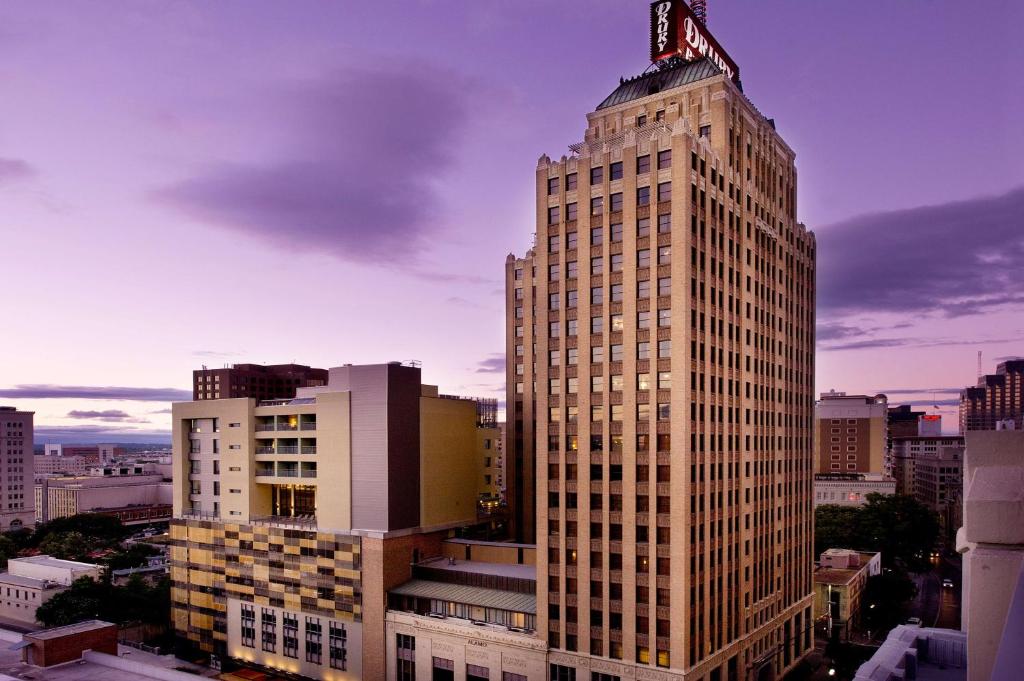 Drury Plaza Hotel San Antonio Riverwalk Image