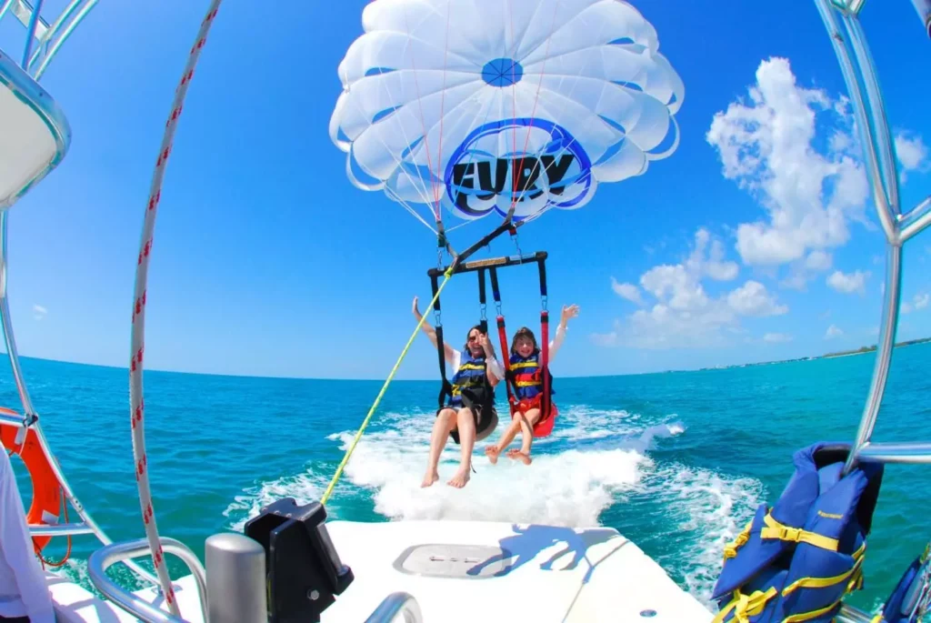 parasailing Image