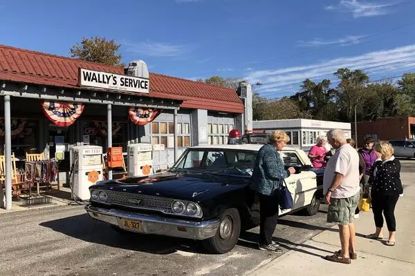 Mayberry Squad Car Tours image