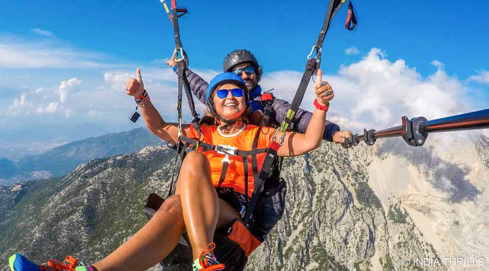 Paragliding in Mount Hood Image