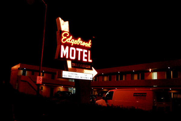 Edgebrook Motel