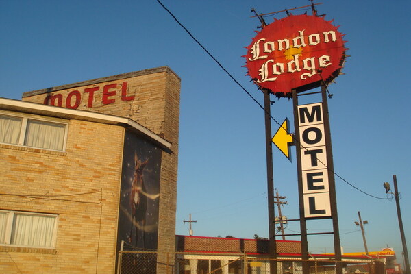 London Lodge Motel