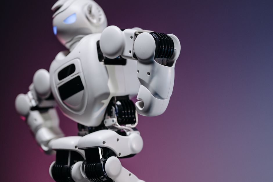 AI technology reshaping American workplaces and jobs in 2025