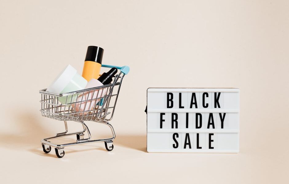 Shopping bags and discount tags representing Black Friday deals