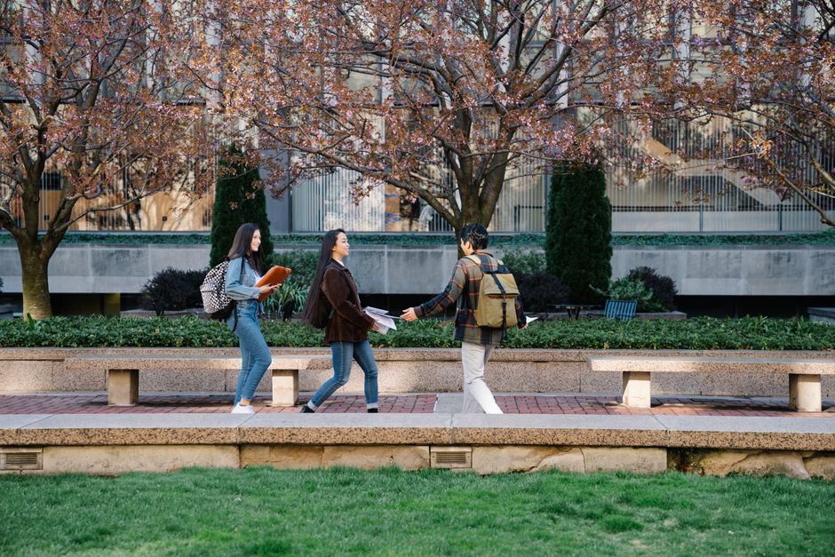 Students walking on the campus of a community college in Arizona